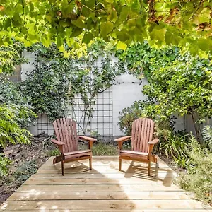 Holiday home Stylish And Modern 2 Bedroom Townhouse In Claxton, Adelaide