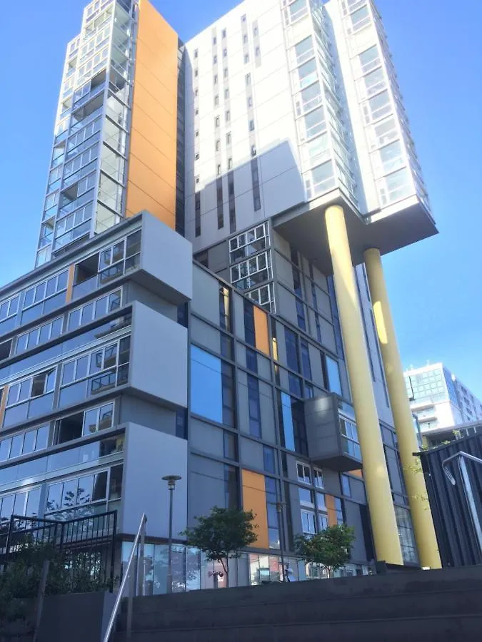 Adelaide Cbd 1 Bedroom Apt. Free Car Park&Swimming Pool &Wifi