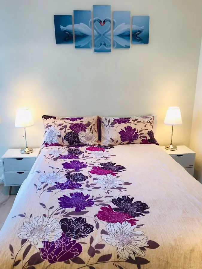 Adelaide Cbd 1 Bedroom Apt. Free Car Park&Swimming Pool &Wifi 0*,  Australia