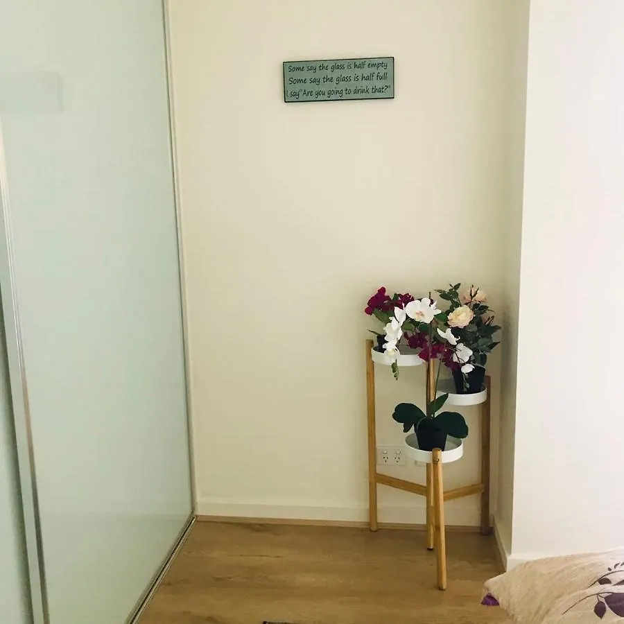 Adelaide Cbd 1 Bedroom Apt. Free Car Park&Swimming Pool &Wifi 0*,
