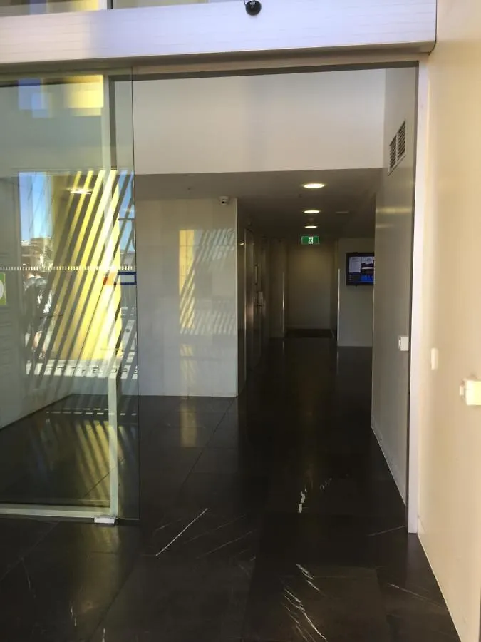 Adelaide Cbd 1 Bedroom Apt. Free Car Park&Swimming Pool &Wifi Apartment
